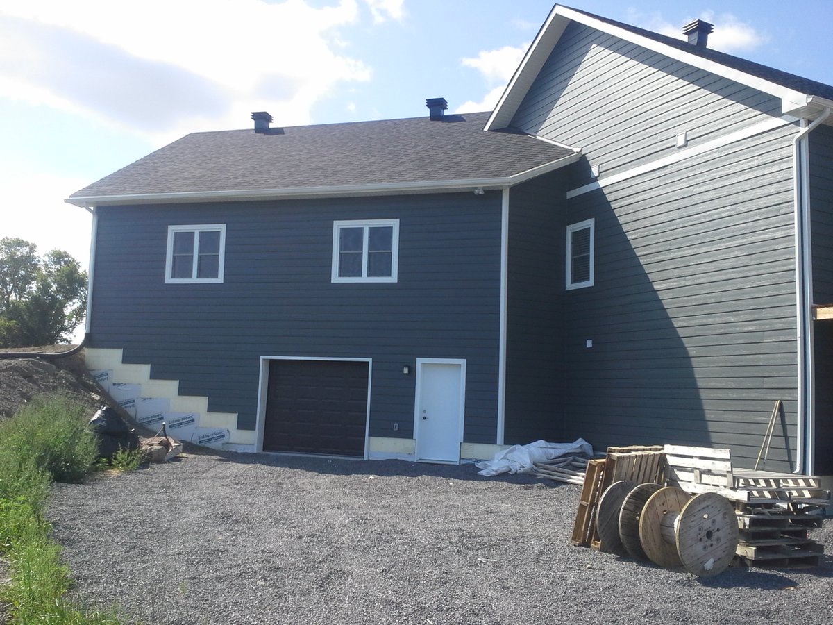 munrocontract's tweet image. ☀️️Spring is Just Around the Corner☀️️ Contact us now for your upcoming Exterior Renovation Project! munrocontracting.com