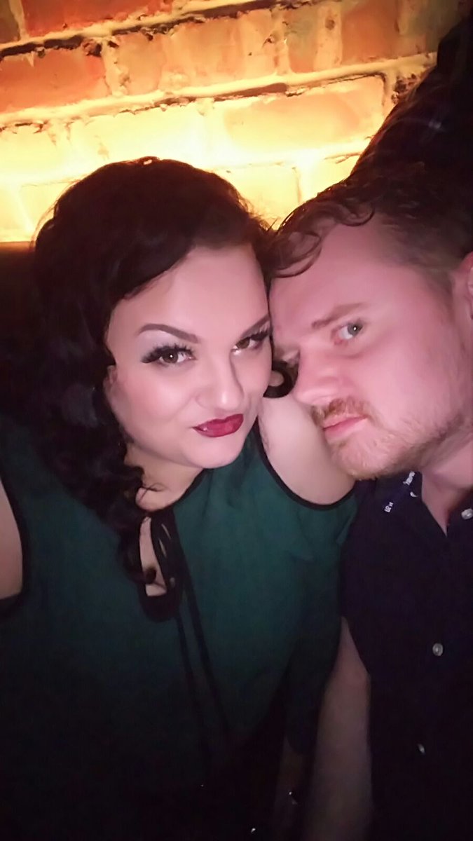 charlierumblow's tweet photo. Saturday night drunkness with the mister 😍😍 https://t.co/BiVwoCnpzJ
