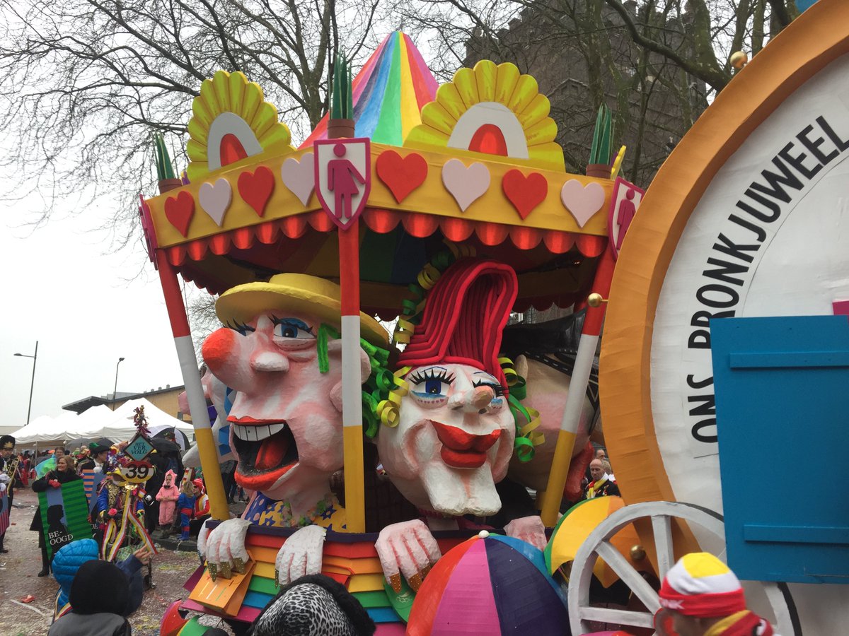 CV De Krabkes winnaar Grote #Optocht 2017! #Oeteldonk oeteldonk.org/nieuws/oeteldo…