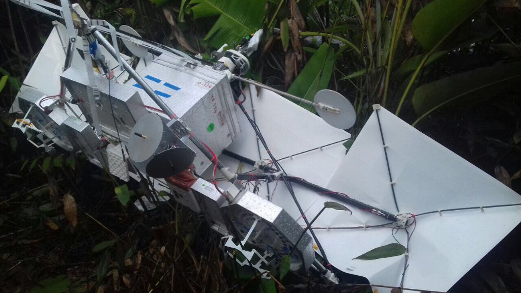 anderzoom's tweet photo. Balão do projeto #googleloon cai em comunidade rural de Autazes, interior do Amazonas #projetoloon #Google @Cardoso https://t.co/uUMWwjSJ7f