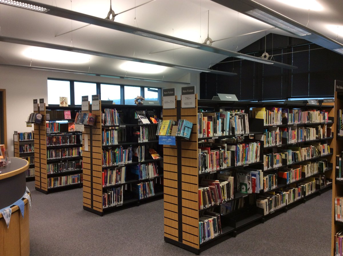 Library_Strath's tweet image. It&apos;s election week in Northern Ireland. Hope all the #Stormont candidates remember that #librariescount 📚📝🖊📚#AE17 #EastBelfast @CILIPIreland