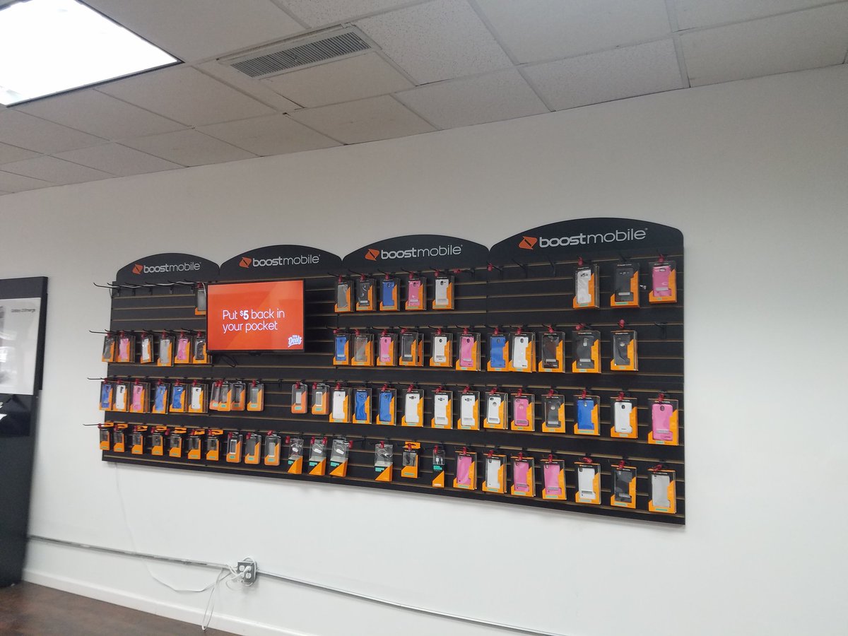 MetroMike11's tweet image. NB Network Solutions 15, in Woodhaven, is now  properly accessorized, with the Boost branded Ondigo accessories. #WeRunNYC #KingsofQueens