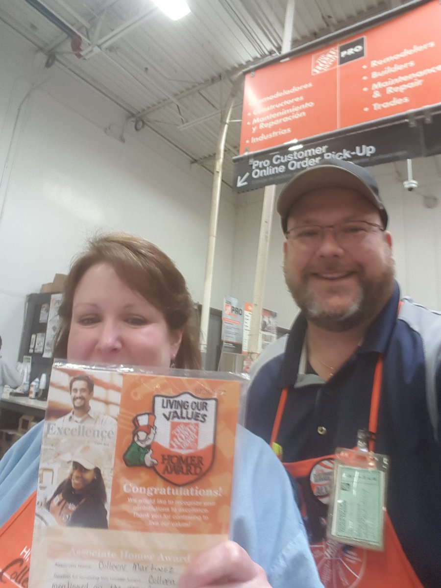 Robbyo555's tweet photo. James, Colleen, Iliana all recognized for giving exceptional customer service.@MsKathyASDS555 @Hd555Hd https://t.co/uAexkHIpGo