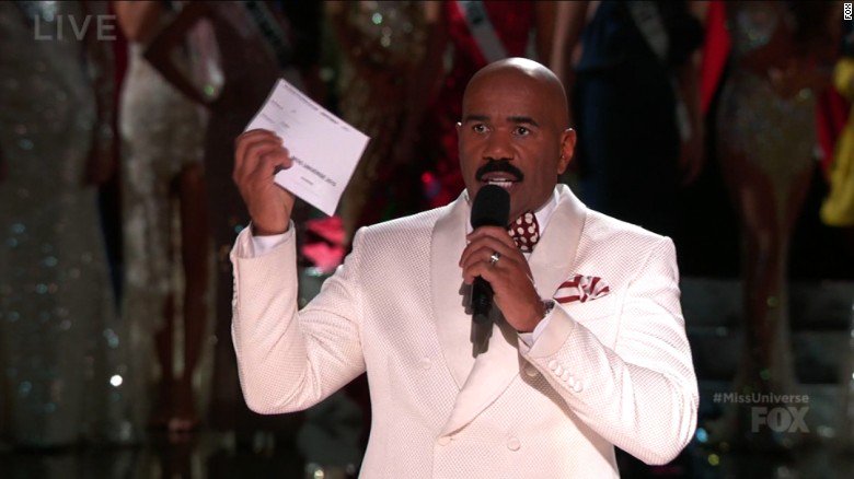Bettyaak's tweet photo. Steve Harvey to Warren Beatty: "Call me. ... I can help you get through this!" https://t.co/olqev4y7eg #Oscars by #CNN via @c0nvey https://t.co/XdrofuKz9T