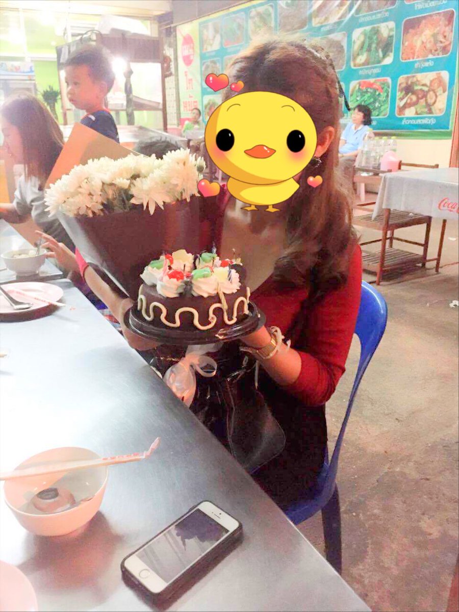 kwangn3's tweet photo. ขอบคุณนะสำหรับเค้กดอกไม้ 🎂😫😫😘💕💕 https://t.co/7aEj1RnV8g