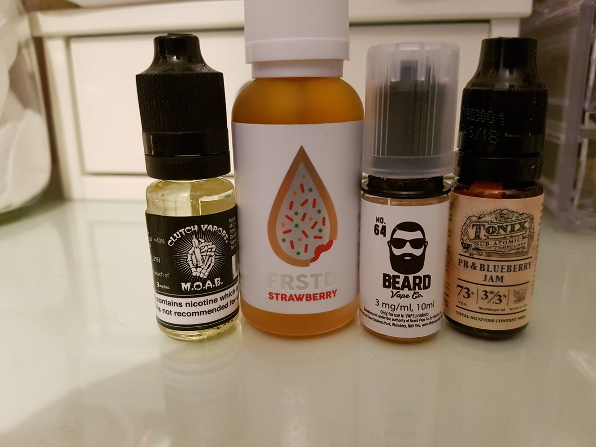 This month's selection from <a href="/juice_box_uk/">Juicebox</a> 👌 first time trying <a href="/beardvapeco/">Beard Vape Co.</a> juice and it's gooddddd