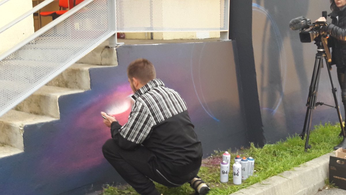 AcmHabitat's tweet photo. FESTIF CHANTIER avec PIL EMPLOI rés. Neptune #Mosson #Montpellier. C'est parti pour 24h chrono ! Avec #Montpeul'Yeah collectif @saurel2014 https://t.co/zBelvNFr1j