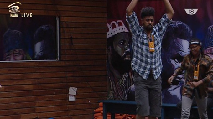 View image on Twitter