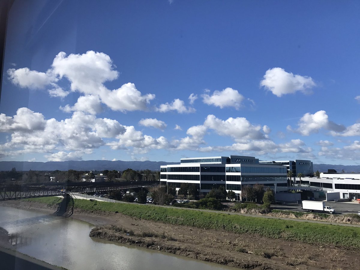 beckyykurtz's tweet image. My first day in the new @DellEMC Santa Clara facility! #EOS2GETHER