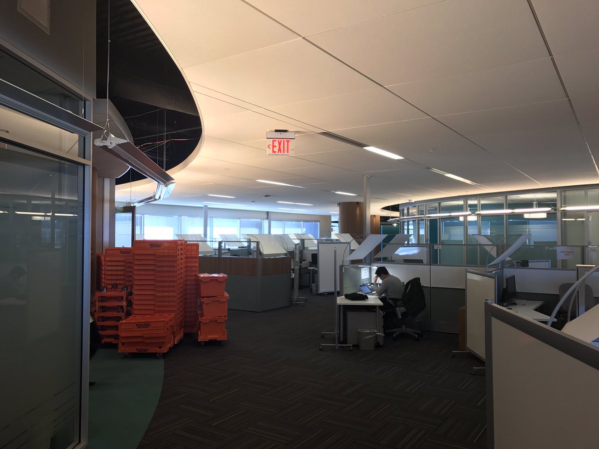 beckyykurtz's tweet image. My first day in the new @DellEMC Santa Clara facility! #EOS2GETHER