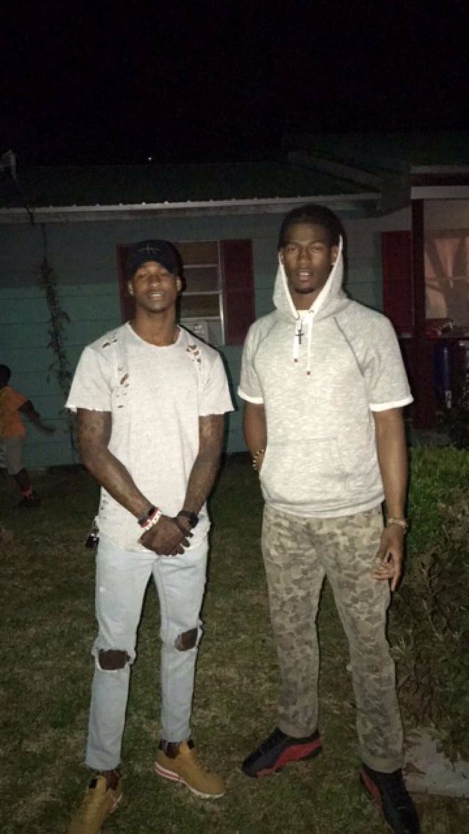 beezy_hop's tweet photo. YOLO,, happy born day lah brudda !!#bloodline #nfldraftready #after30minswereadytofight #im1-0 #putusonthesameteamanditscop #Godgotus https://t.co/uYFpyihAA3