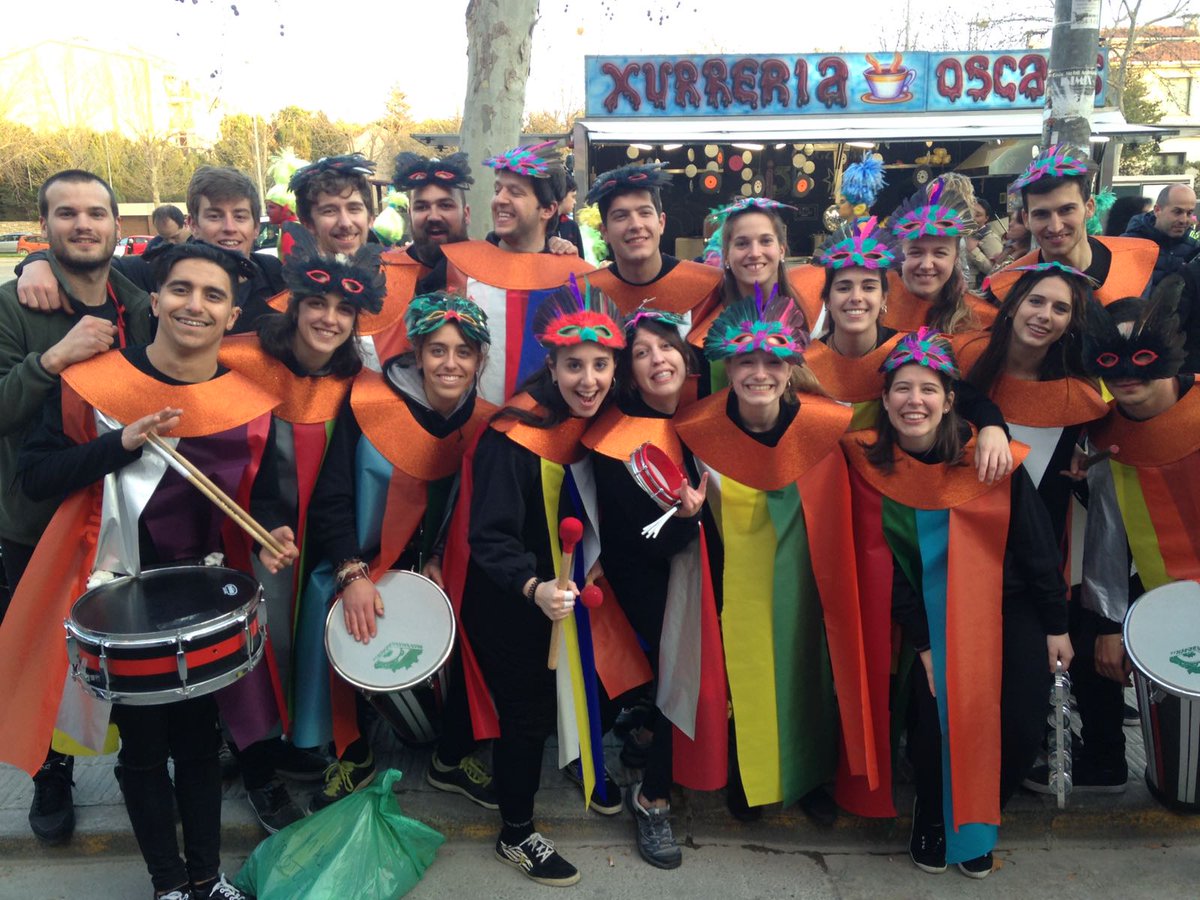 protonspercu's tweet photo. Carnaval amb l'Escola Garcia Fosses d'Igualada! #Protons #Protons10 #Percussion #Drums #School #Futur #Positive #show #streetstyle #energy https://t.co/A8OKaS9wVV