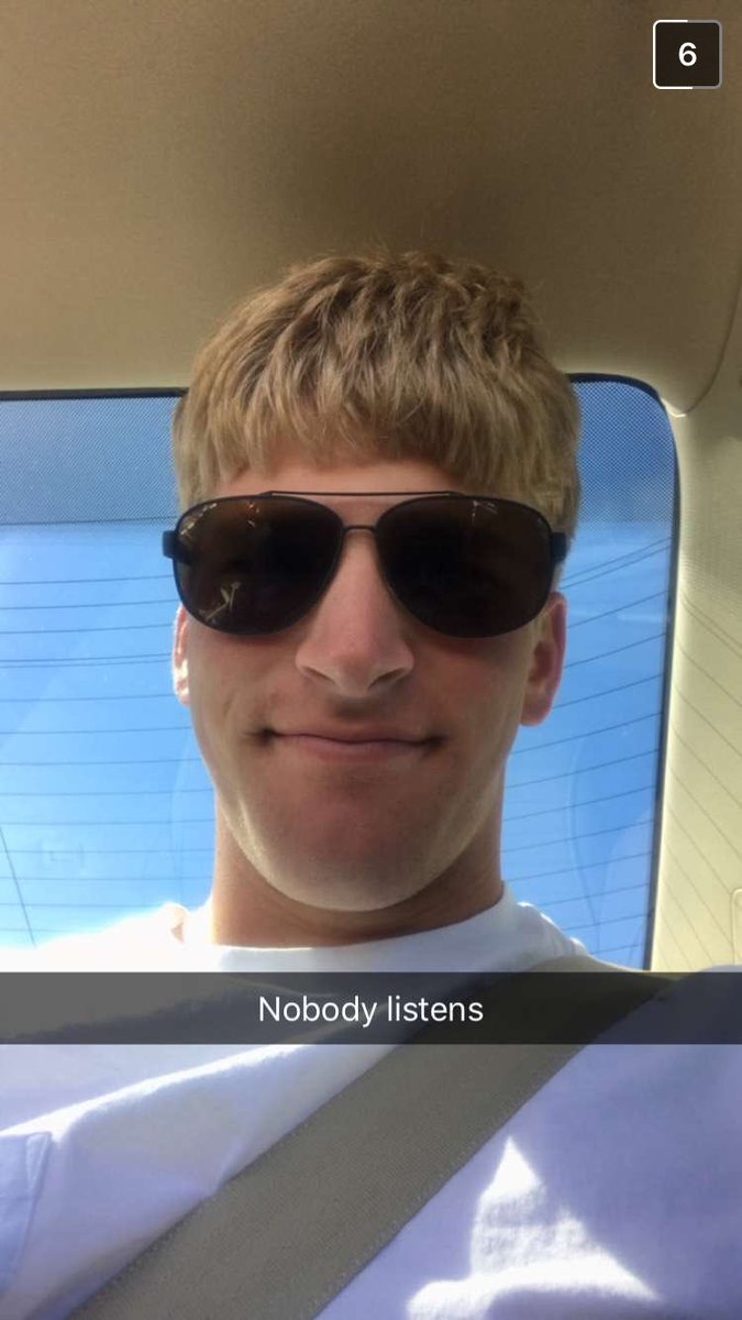 LeonarMadison's tweet photo. when you're in college &amp; you have to get a hair cut on your own #greatclips https://t.co/fSxslAecR0