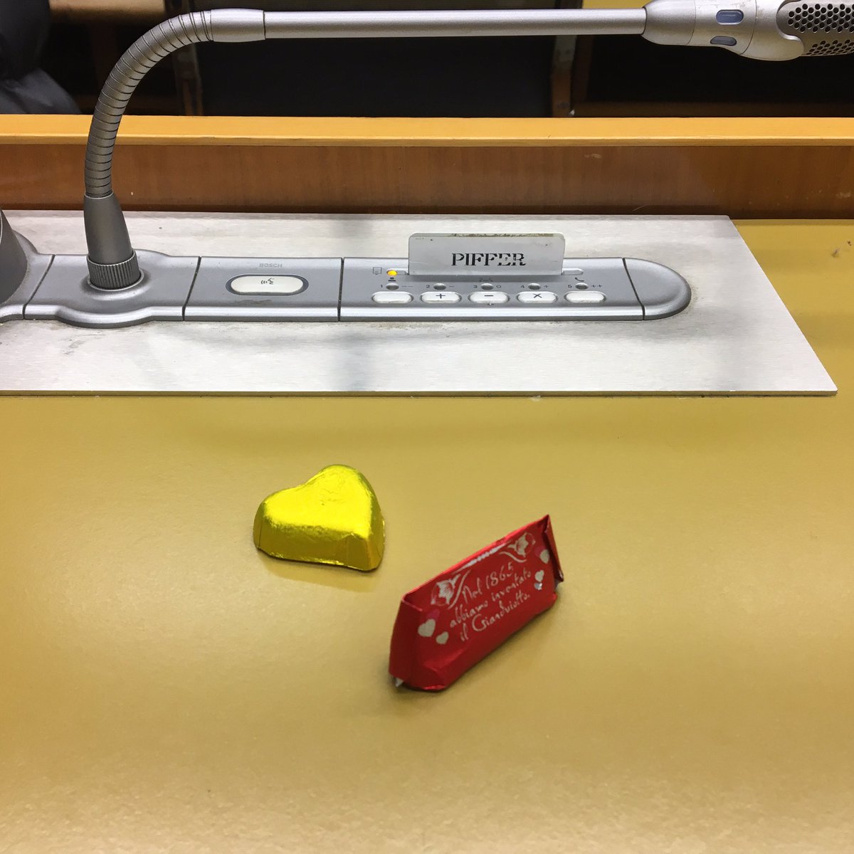 PIFFERPAOLO's tweet photo. #openmonza consiglio comunale in corso, anche online sul sito del comune. Alle 22.45 la diretta fb sulla mia pagina pubblica. #rossoegiallo https://t.co/N0RKJzh4AM