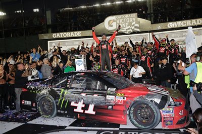 _kkracing's tweet photo. Preorder Kurt Busch 2017 Daytona Win Haas Automation 1/24 Diecast
Estimated delivery is August 2017. https://t.co/m3tBP7WiSX