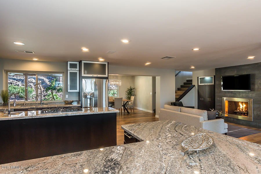 Phoenix, Arizona - $999,000 USD luxre.com/2714152