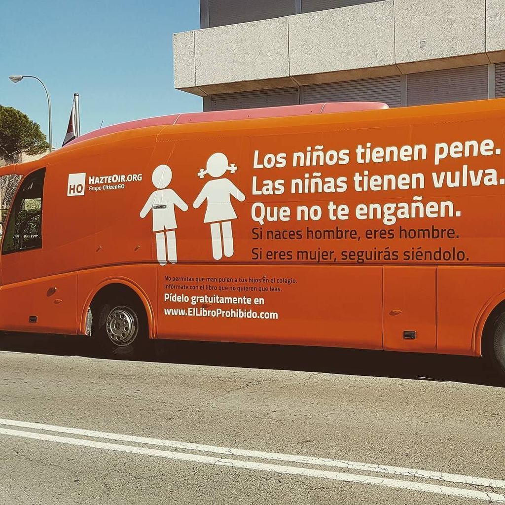 iarsuaga's tweet photo. La campaña más atrevida de @hazteoir: explicando biología, contra la #DictaduraDeGénero https://t.co/SY3BzxFHgU https://t.co/In6ETPaevO