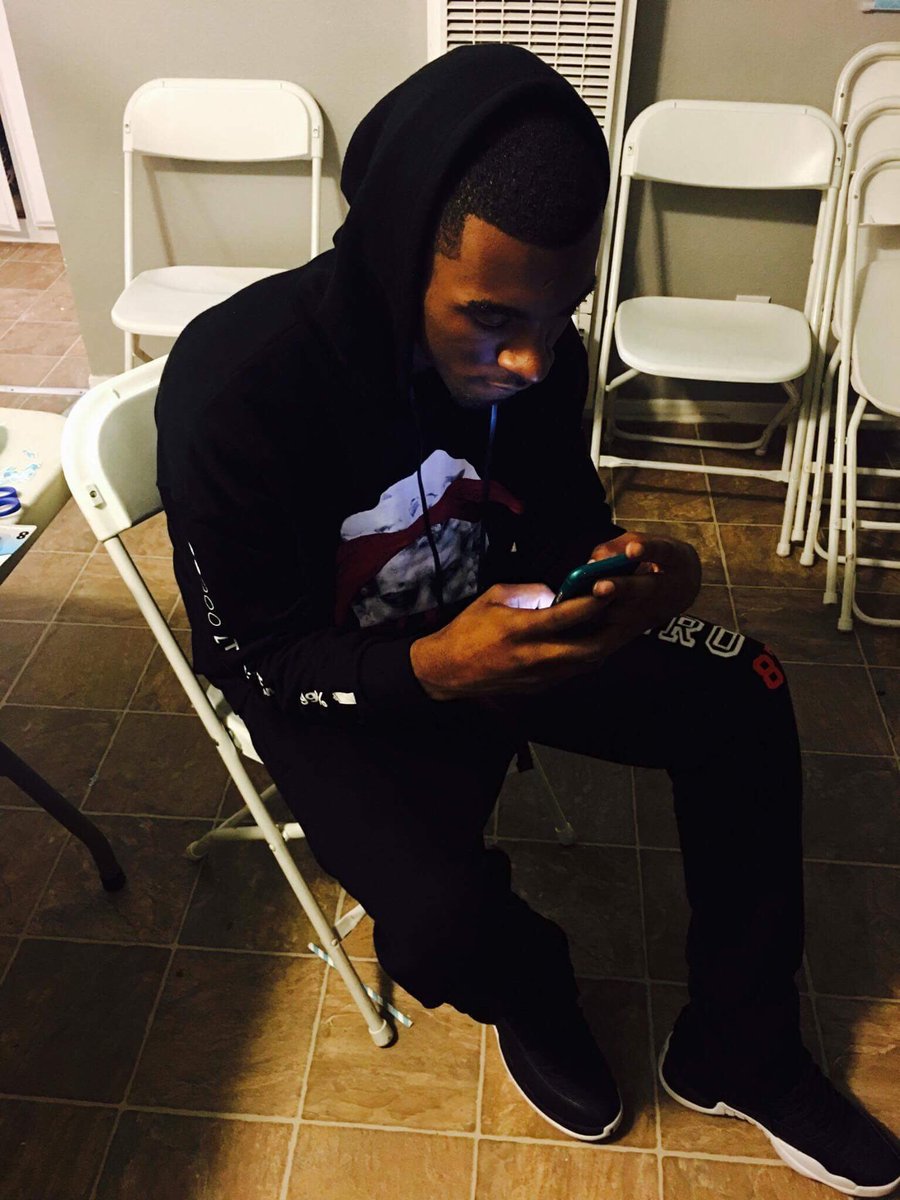 Dj__JAYR's tweet photo. Cold ✌🏾 https://t.co/KZZMWWlDwo