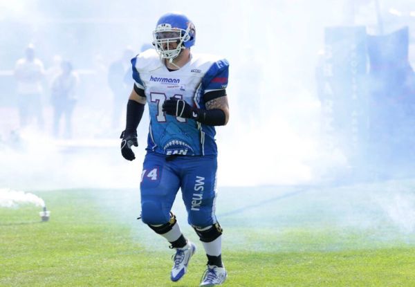 Dritter US-Import für #zwanzig17: Spielertrainer Sam Jaeger (Western Michigan/Tollense Sharks) verstärkt die O-Line bit.ly/2lYKvuO