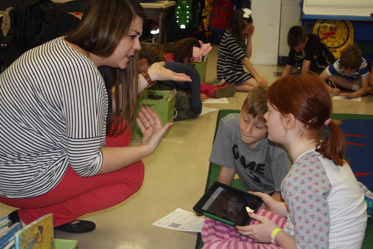 marmitchum's tweet photo. Mindset Monday in second grade at PHES. Working with friends to learn more about growth mindset. @LexingtonOne @MsCrewsCrew https://t.co/bzt1FIpRCs