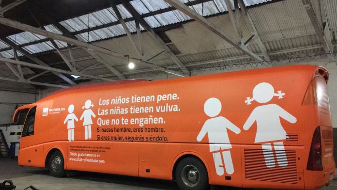 Y si naces gilipollas fletas este autobús.