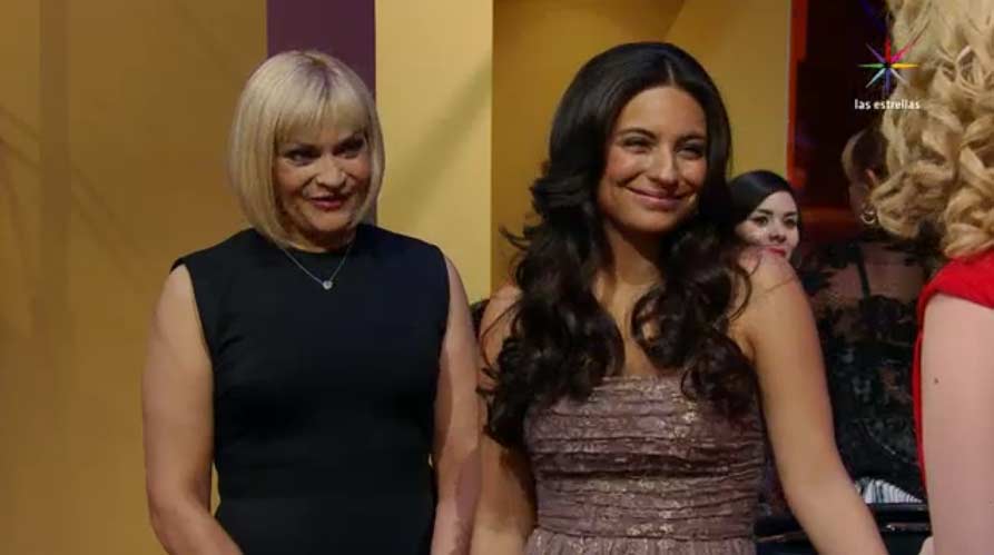 TvsaTelenovelas's tweet photo. ¡Maricruz se enfrenta con Carola y Raiza! #REVIVE el capítulo del viernes en #CorazónIndomable https://t.co/tHSb8LZa6Y https://t.co/ea7d6oFGsq