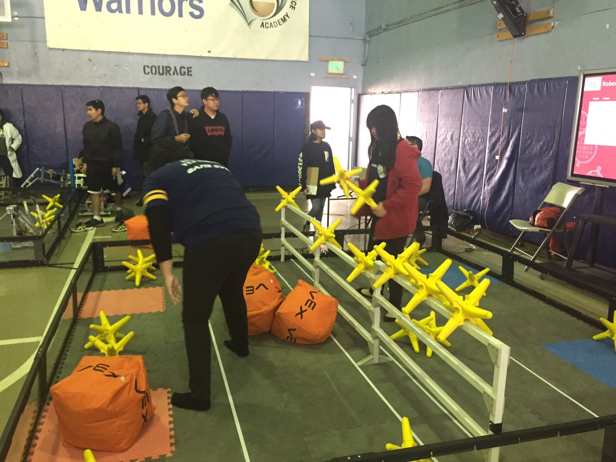 msa1reseda's tweet image. #MSA1reseda hosted first #wexrobotics competition over the weekend. Go #robomsa1 !!!