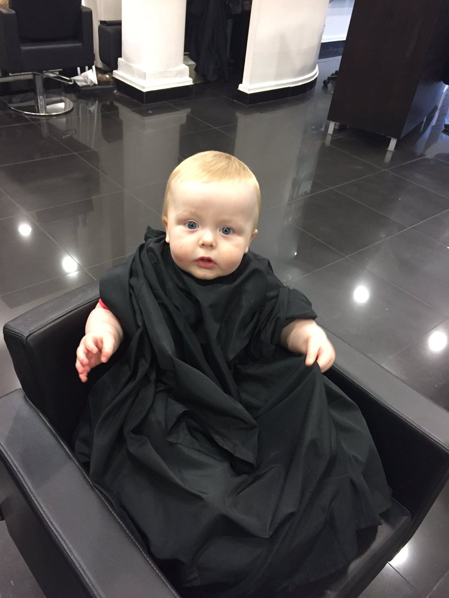 CharleyBginger's tweet photo. My little Bubba got his hair cut for the 1st time today ❤ He is just too gorgeous! 💙 #babyboy #son #HOBSalons https://t.co/nh3ku58rQi