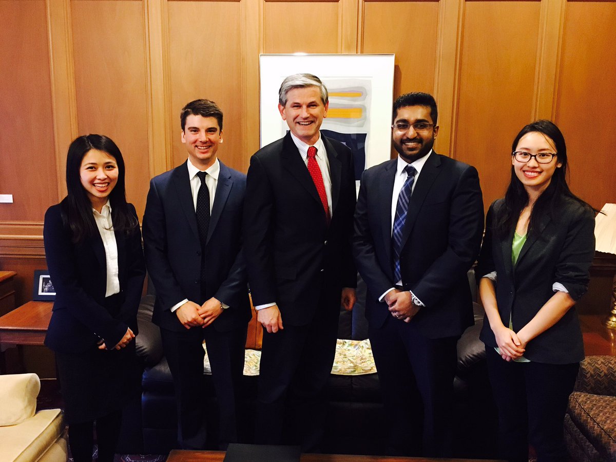 UBCMeds's tweet image. Meeting w/ Minister of Advanced Education @Wilkinson4BC #opioidcrisis #upstreamsolutions @ubcprez @UBCMDUP @AMS_UBC