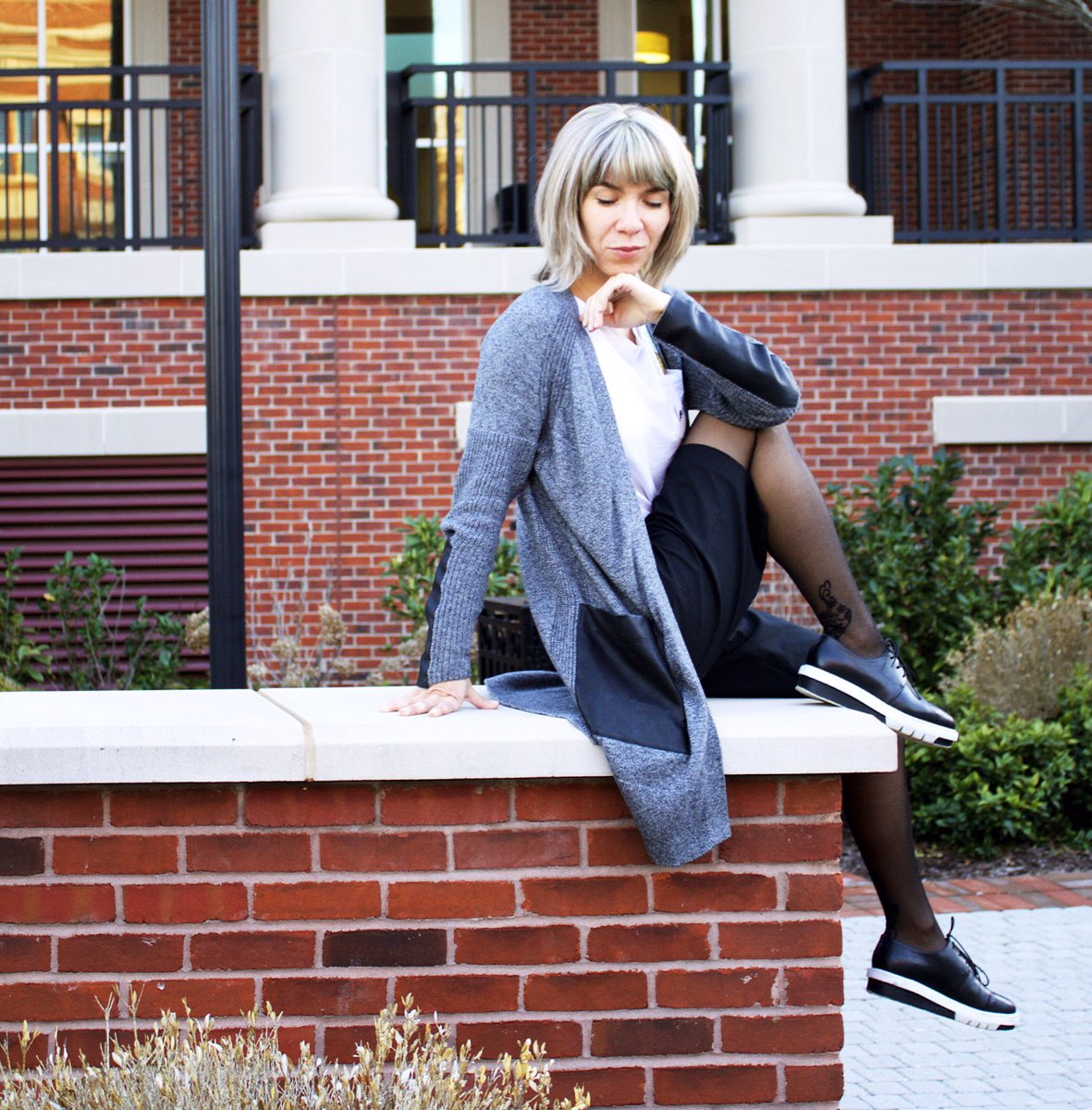 Monday is all about commitment and discipline. #mondaymotivation ☀️#timefortights #timeforachange