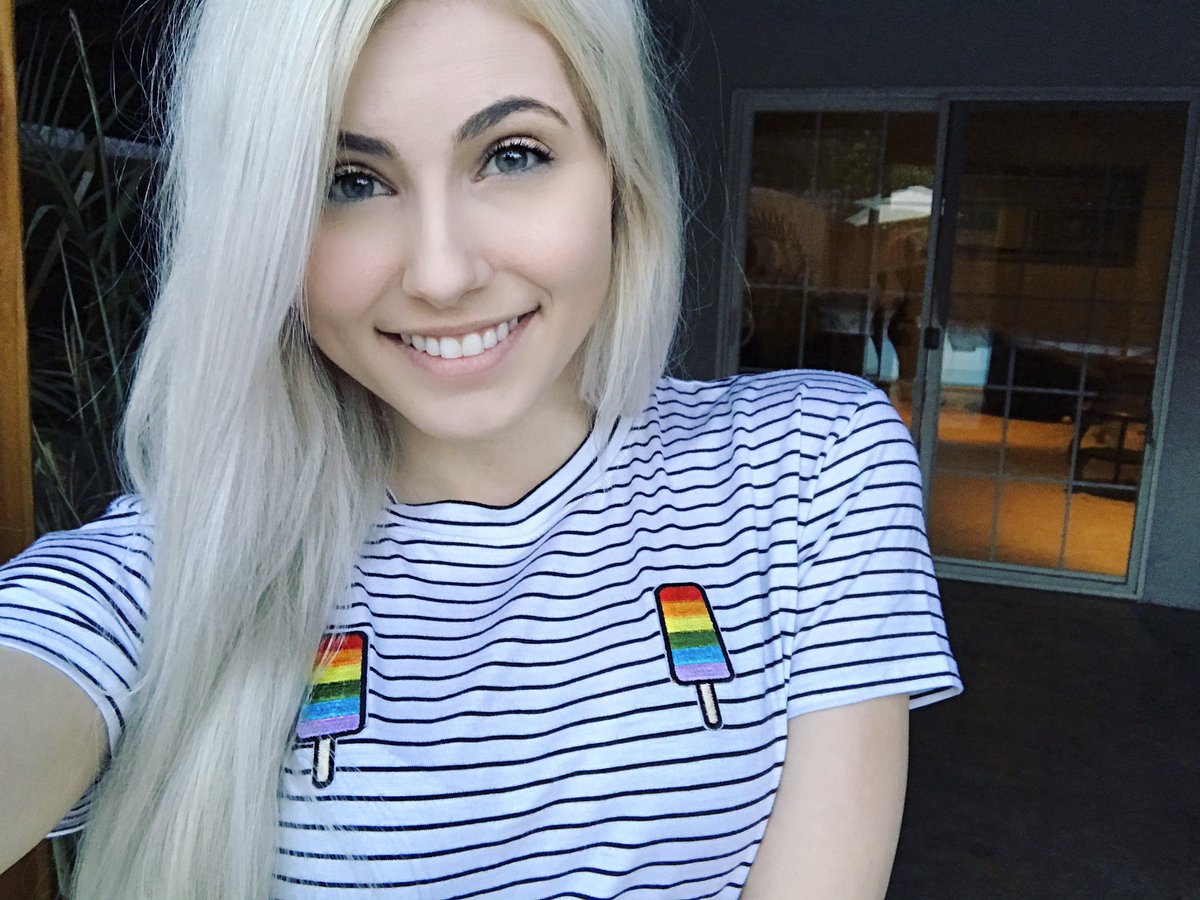 NickiTaylor's tweet photo. Stream is up! We playing dat ranked.
https://t.co/7BCCuPgkET #Tits4Tips https://t.co/UaiTBH5Nea