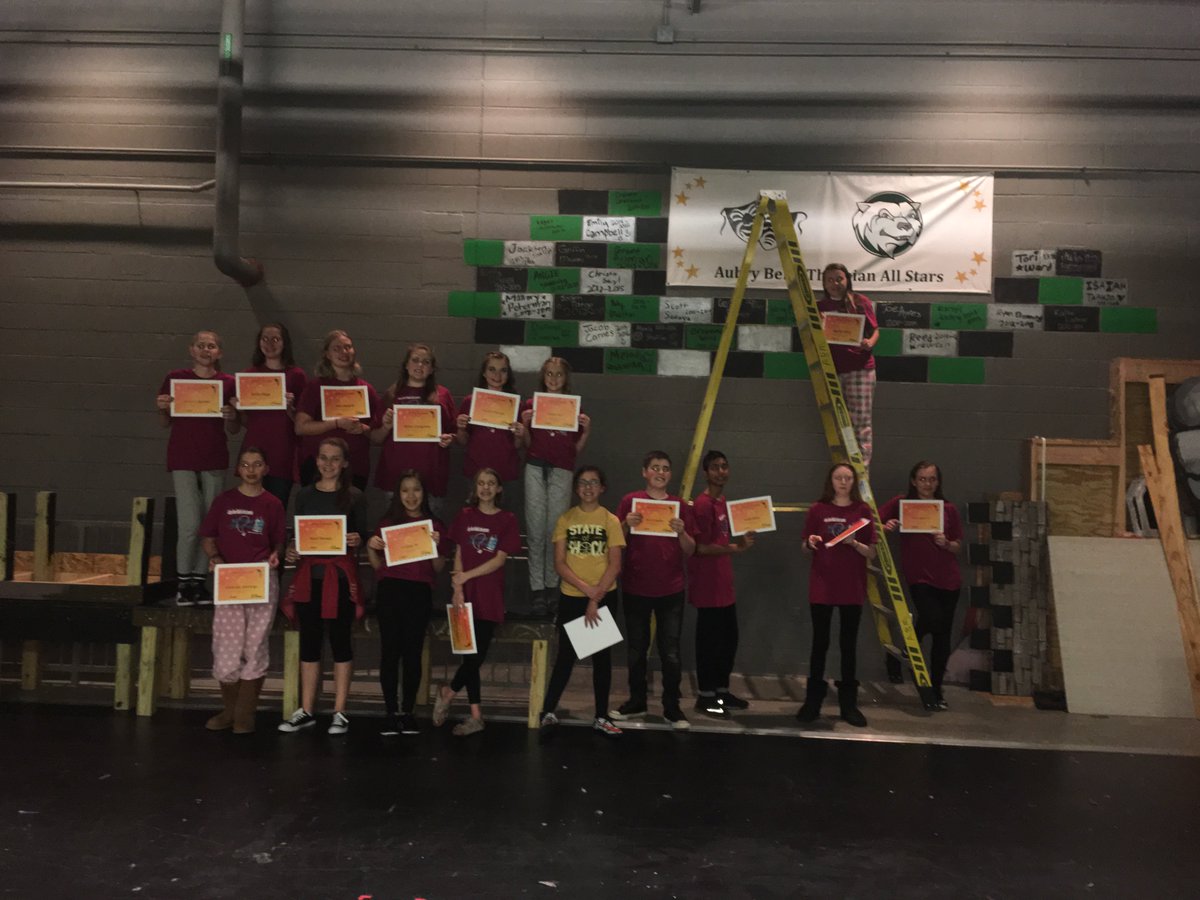 adtomas23's tweet photo. These 8th graders #signedthewall Friday night! #6 shows in #3 years!! #proud #ABMSthespianallstars https://t.co/R7wXycHtCS