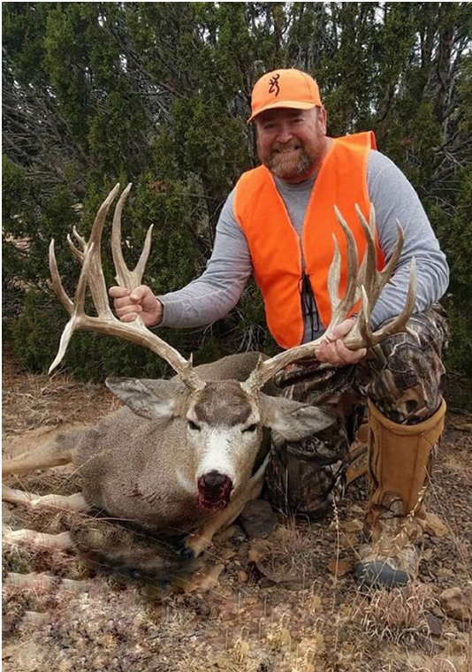 HappyHunts's tweet photo. A new mule deer record in #Oklahoma measured @ 225⅛ #mondaymotivation #hunting #hunt #huntchat #happyhunts https://t.co/c0mVKA858q https://t.co/atnJH9lJbE