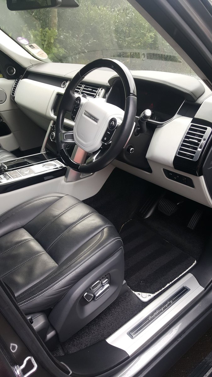 PlatDetailSW's tweet image. A new clients RR Vogue ready to hand back. The red Vogue SVAutobiography you can see is booked in fortnightly and will be done 2 weeks today