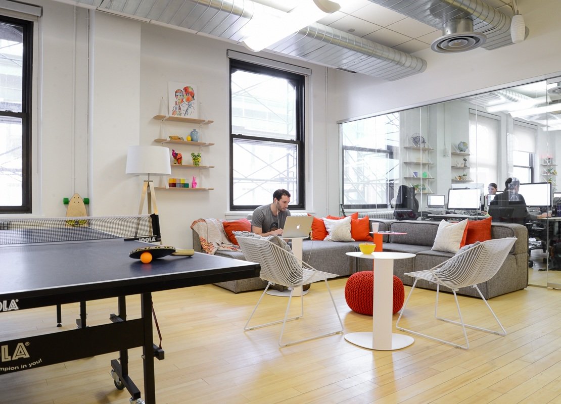 hivyapp's tweet image. A look inside Seatgeek&apos;s beautiful workspace in New York. @SeatGeek uses Hivy to run the office like magic ✨  #OfficeOfTheWeek