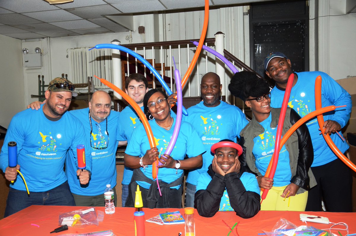 StFFP's tweet photo. On Saturday, volunteers from @ConEdison + @Macys helped us accomplish "Thanksgiving in February" 2017: https://t.co/utV55OZPSE π#ThxInFeb https://t.co/6KyoTjKCQP