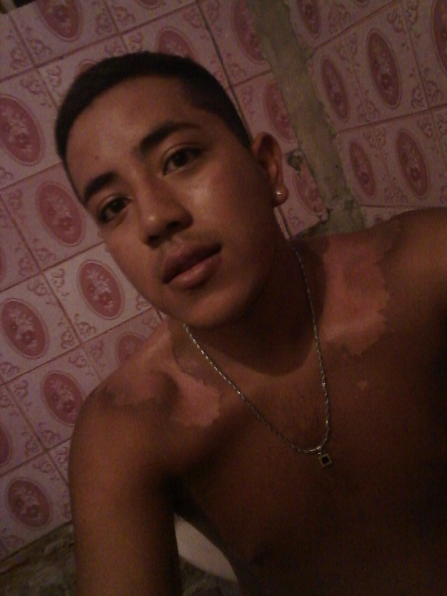 sergioleonel11's tweet photo. quemado donde? jajajajaja 
me hace falta un corte de pelo urgente https://t.co/H5qgRMHCgS