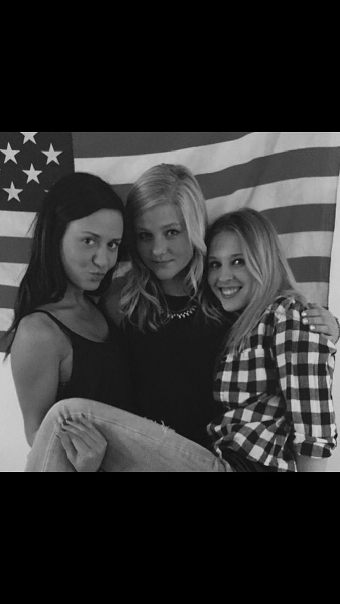 lexwalz's tweet photo. HAPPY BDAY @Megan_Hilfer 🤗miss you and our terrible pong games😉😝💘💗 https://t.co/SnUlTVD8h3