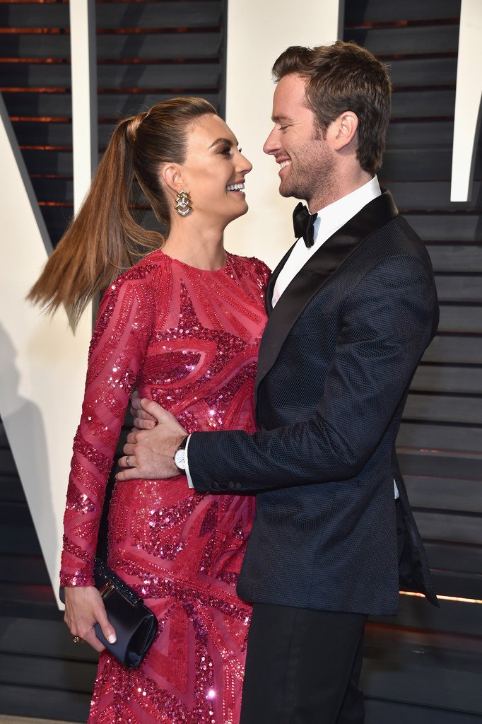 ArmieHGlobal's tweet photo. The beautiful pair at the Vanity Fair Oscar Party in LA on Feb 26th. #armiehammer - Style: @ilariaurbinati - Grooming: @Jamie_grooming https://t.co/tXX6tN8WVA