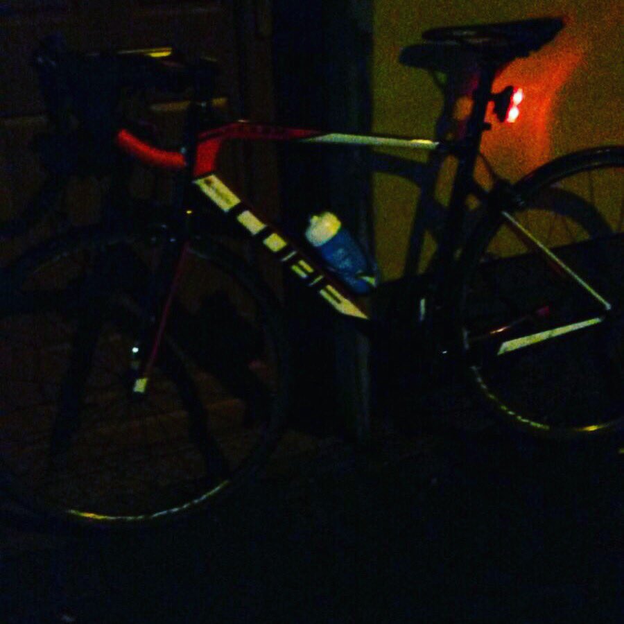 ChrisGr1983's tweet photo. Out in the cube tonight in the rain 😞 gotta be done tho! 🚴🏻 race ready https://t.co/lyeqVdi3lO