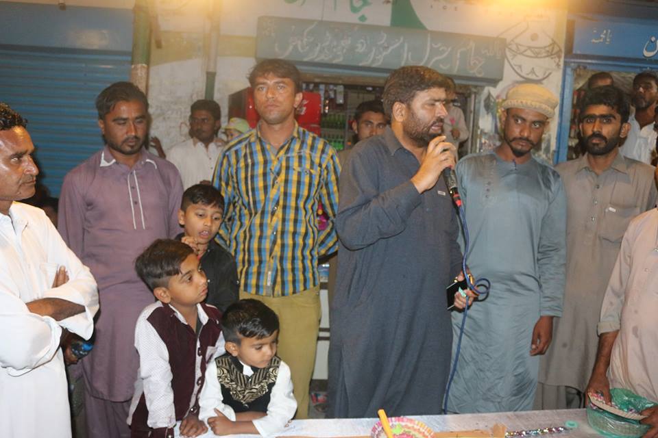Krc_Mediacell's tweet photo. کچھی رابطہ کمیٹی کا آٹھواں یوم تاسیس
Celebrate 8th #FoundationDay 
Cake cutting ceremony of #KRC 8th Youm-e-Tasees at Ibrahim Hydri Karachi https://t.co/4JVzwb7NK9