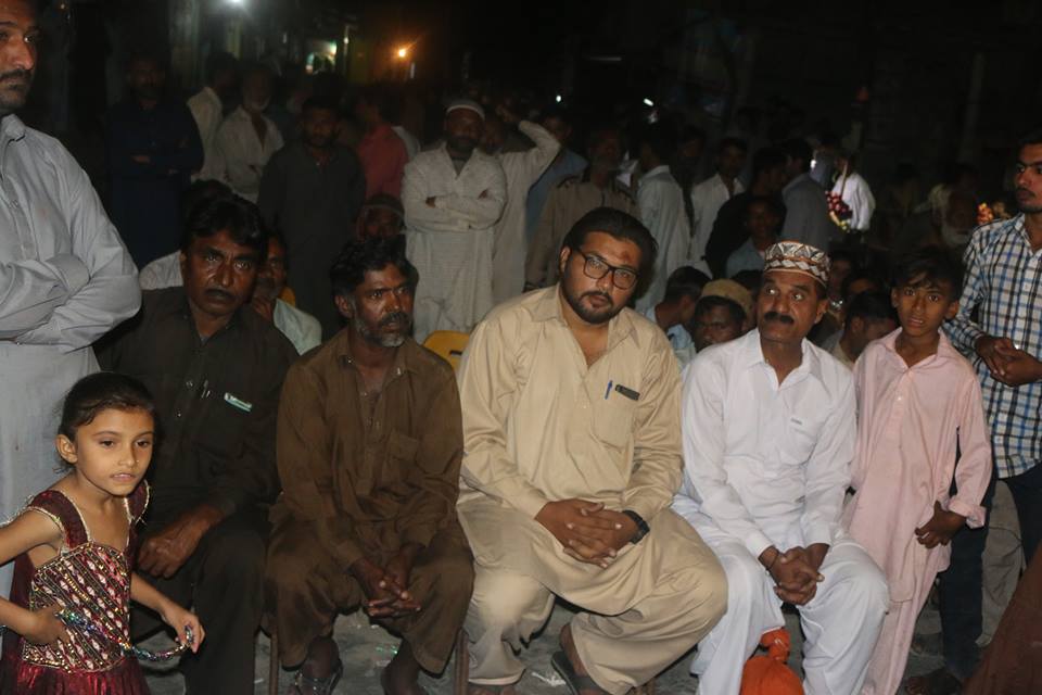 Krc_Mediacell's tweet photo. کچھی رابطہ کمیٹی کا آٹھواں یوم تاسیس
Celebrate 8th #FoundationDay 
Cake cutting ceremony of #KRC 8th Youm-e-Tasees at Ibrahim Hydri Karachi https://t.co/4JVzwb7NK9