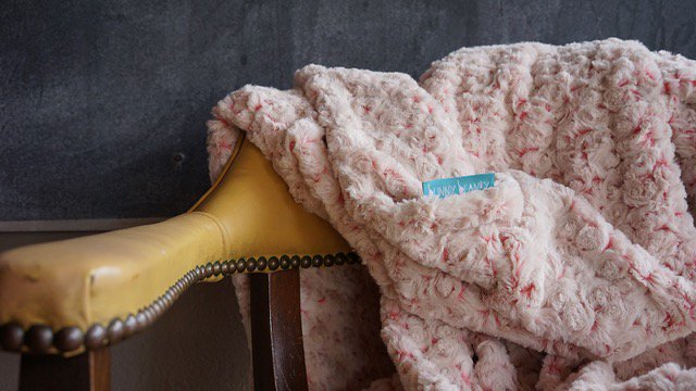 UncommonMarkets's tweet photo. Luxuriously soft and welcoming, Bunny Blanky's double-sided, textured rosette blanket will be at March #UnCommonMarkets. https://t.co/N9B4pSzQmX