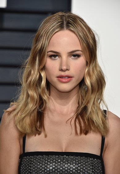 Halston sage wore a custom embroidered gown to the 2017 vanity fair