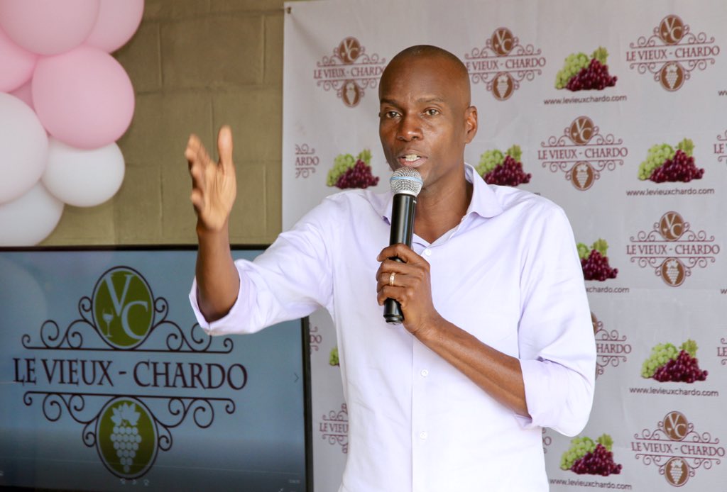 moisejovenel's tweet image. Je participe à la cérémonie de relance de la culture du raisin, à travers le projet « Le vieux-Chardo », dans la commune de Chardonnières.