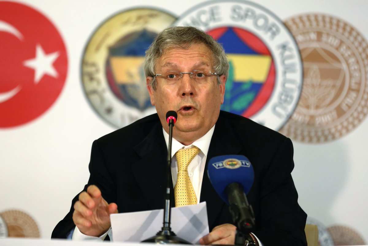 sporx's tweet image. 🗒Dün;
F.Bahçe taraftarı: &quot;Beşiktaş&apos;ın çocuğu Aziz Yıldırım&quot;

🗒Bugün;
▪️G.Saray taraftarı: &quot;Beşiktaş&apos;ın çocuğu Dursun Özbek&quot;