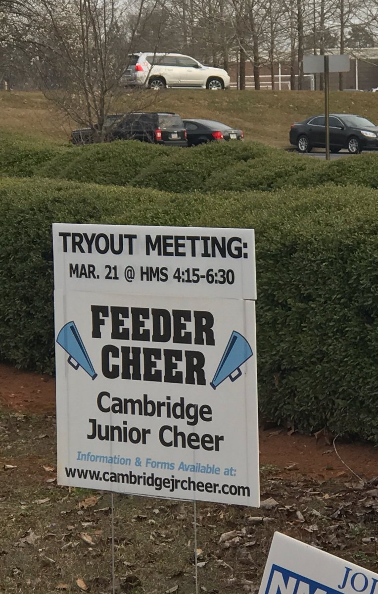 CheerCb's tweet photo. Check us out at your local school car lanes! #tryouts https://t.co/KrEJgClTUd