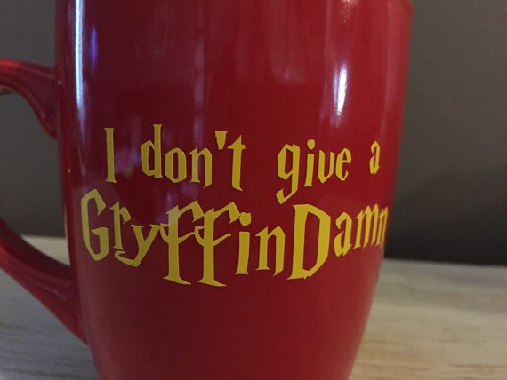 Harry_Potter_TM's tweet image. ¿Cuál de estas tazas te gusta más?