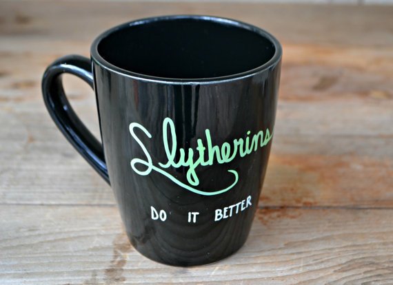 Harry_Potter_TM's tweet image. ¿Cuál de estas tazas te gusta más?