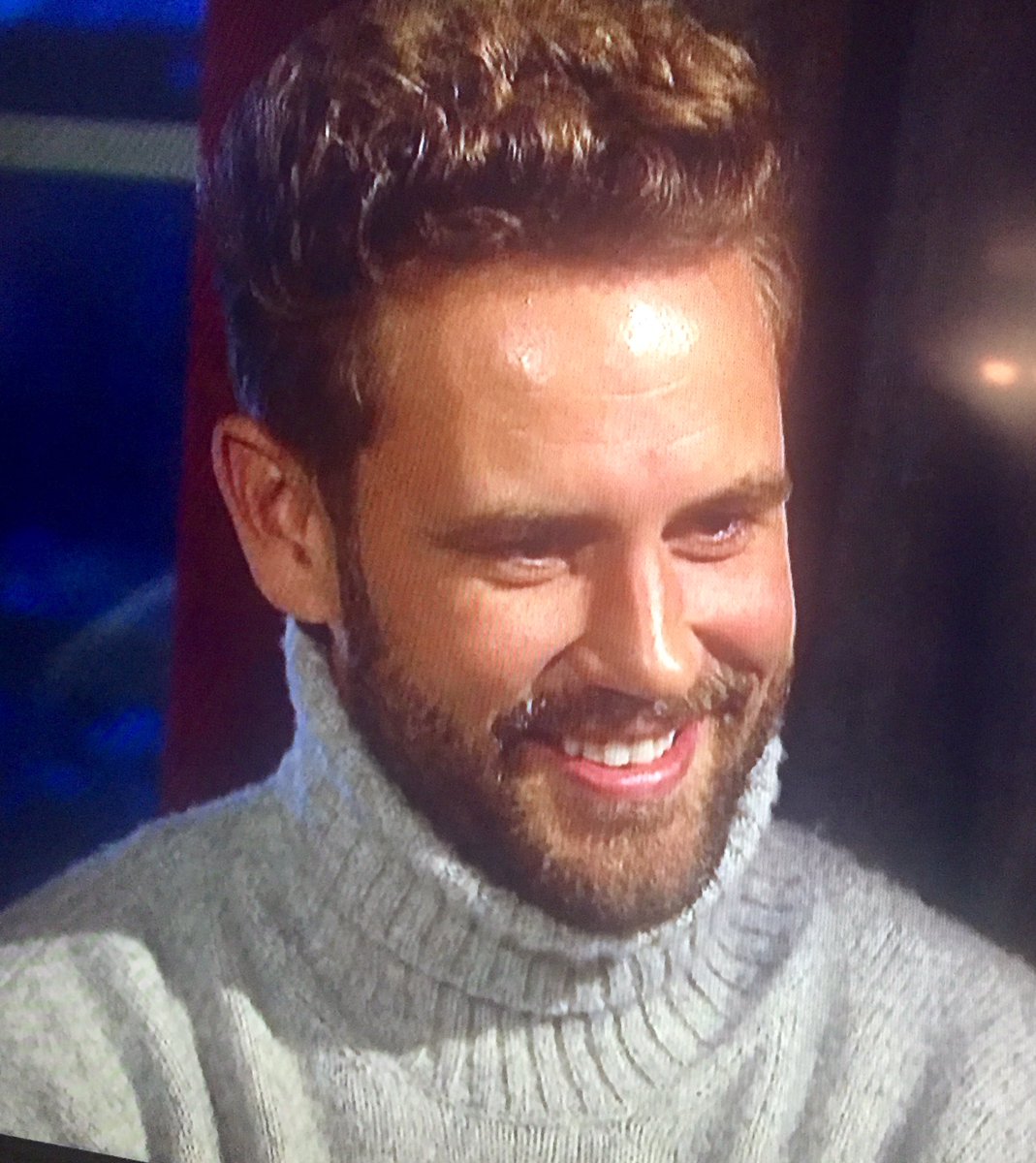 jay_mal15's tweet photo. A series of unfortunate events. #TheBachelor https://t.co/WKujBkY8H7